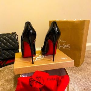 Black So Kate patent leather pumps 120